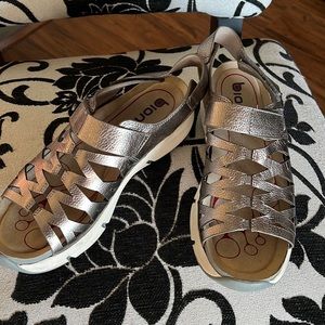 Bionica Leather Walking Sandal built like a tennis shoe Size 9M